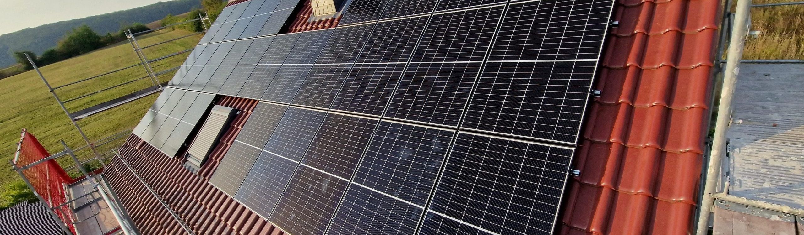 Dachneigung Photovoltaik: Solaranlage auf Dach